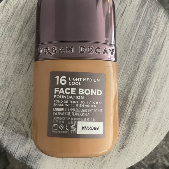 Urban Decay Foundation in Warm Tan - Picture 5 of 5